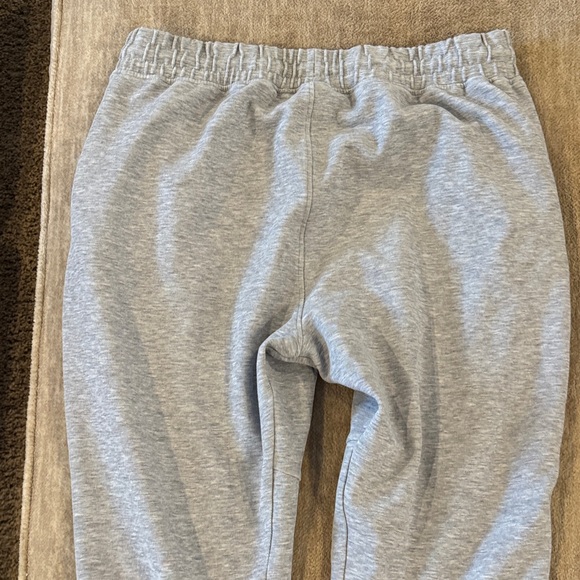 Gymshark Light Gray Kids Sweatpants - Picture 4 of 5